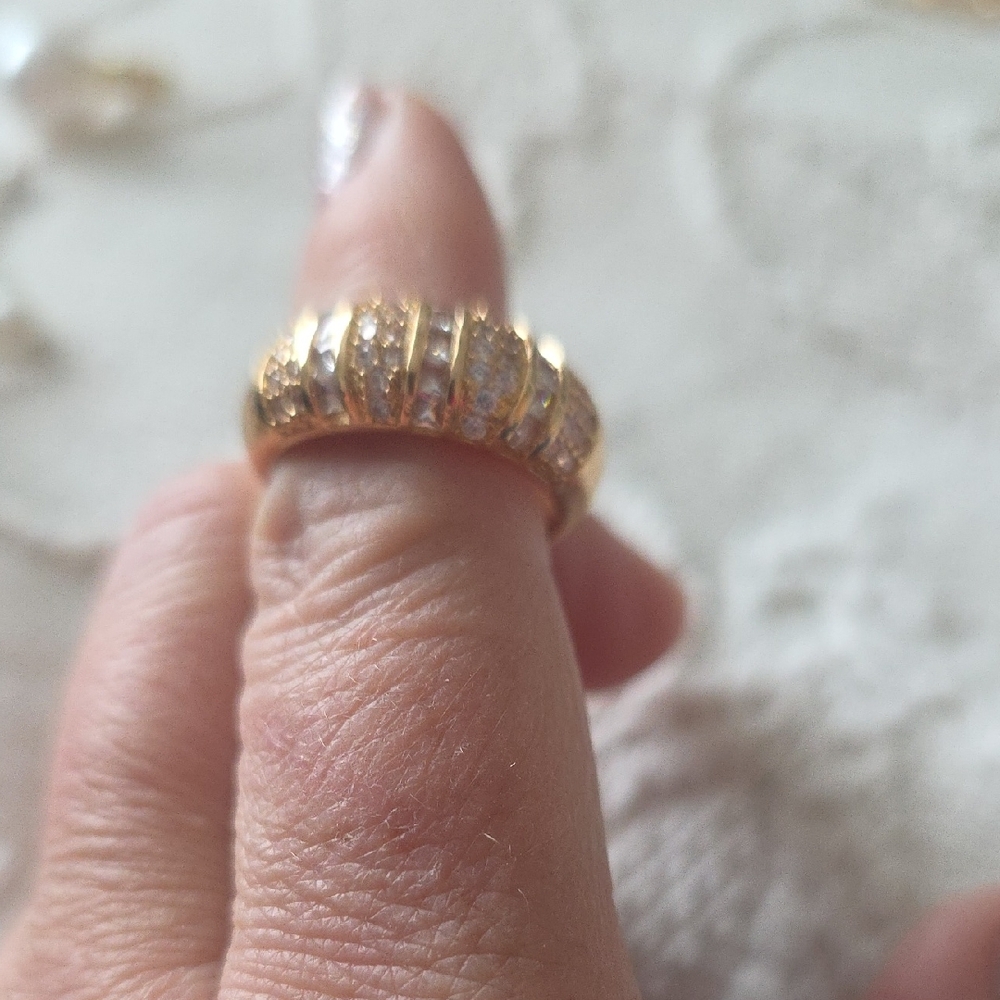 Elegant Gold and Silver Women's Ring